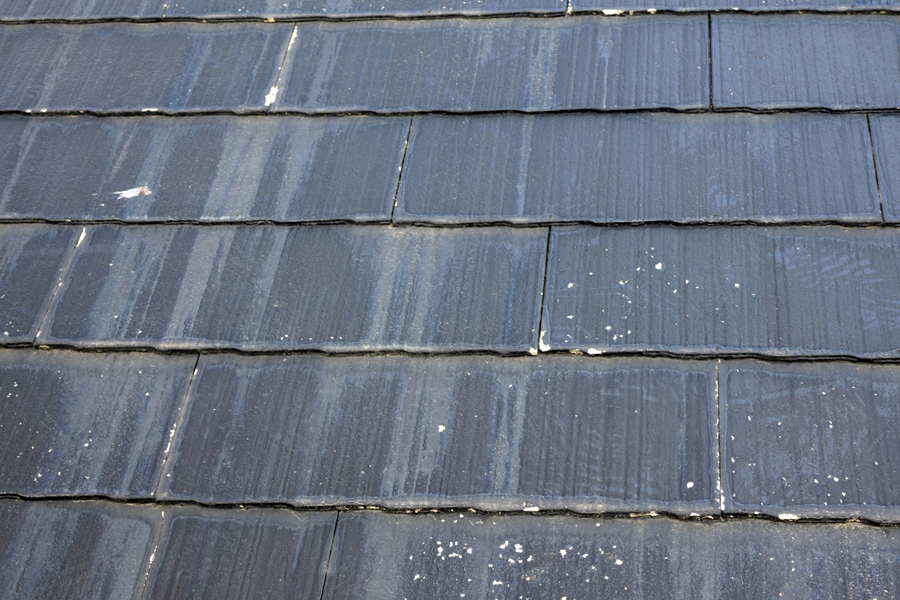 屋根がはがれている個所がある