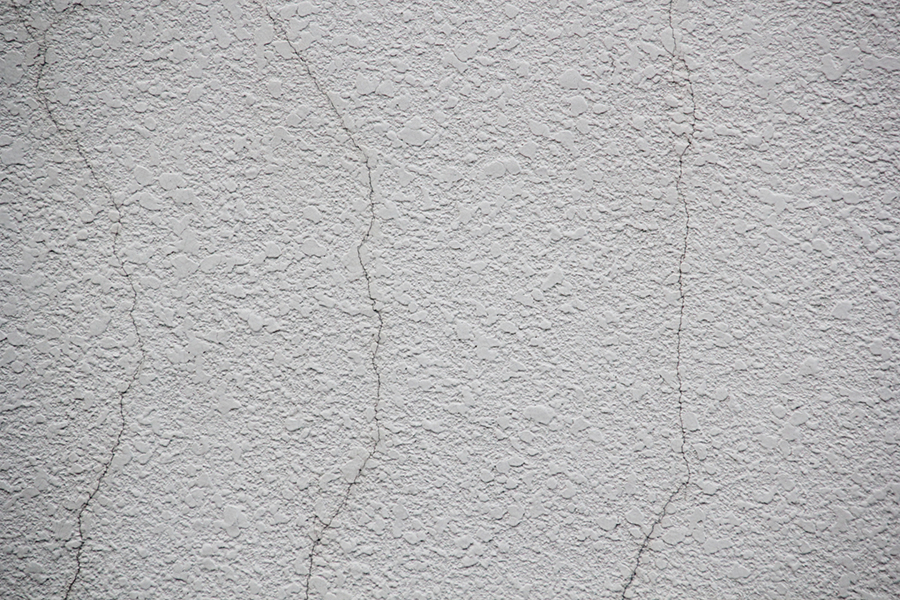 壁のひび割れ